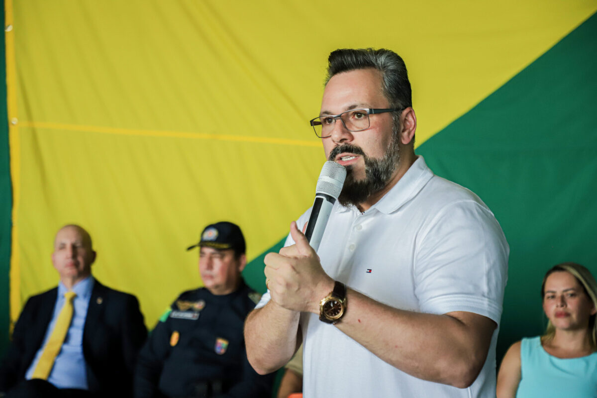 Alan Rick ressalta respeito às pesquisas, mas alerta para tentativa de influenciar eleitor