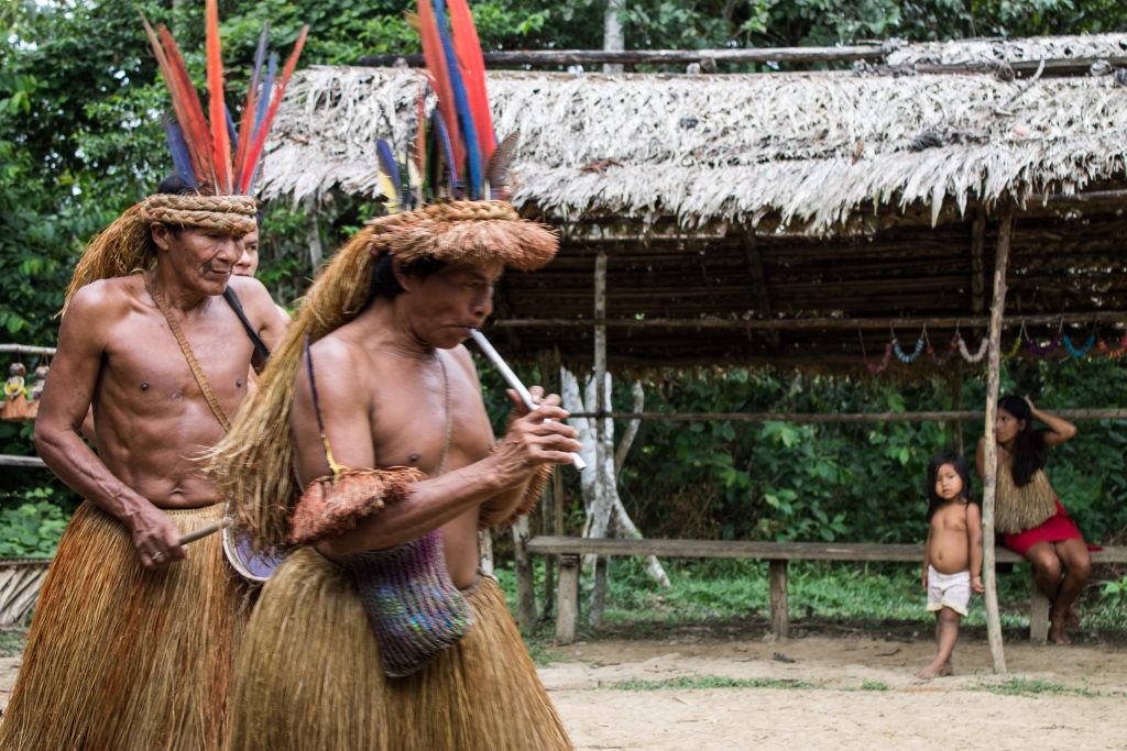 Indígenas do Brasil e Peru se reúnem no Acre contra avanço do crime e ameaças à floresta