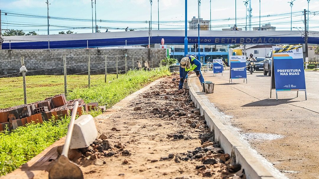 Programa Prefeitura nas Ruas amplia ações de infraestrutura, limpeza urbana e saneamento e transforma diferentes regiões de Rio Branco