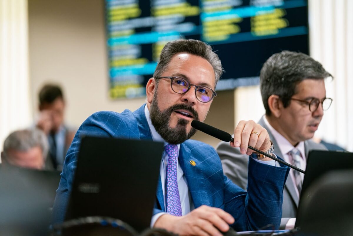 Com voto favorável de Alan Rick, Senado aprova projeto que fortalece atendimento pré-hospitalar dos bombeiros