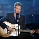 Fã filmou Glen Hansard cantando em bar pouco antes de o músico morrer em acidente de moto