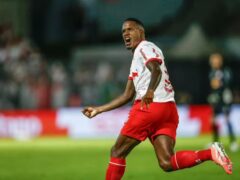 Zagueiro do Bragantino recebe suspensão de doze jogos após fala machista contra árbitra