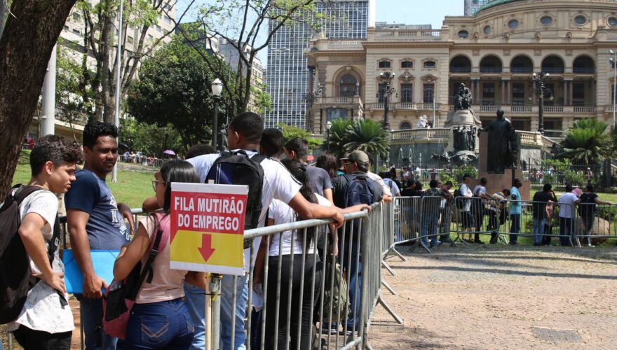 O sindicato dos comerciários de São Paulo promove,  mutirão do emprego em São Paulo, ofertando 5.726 vagas. -Foto: Rovena Rosa / Agência Brasil