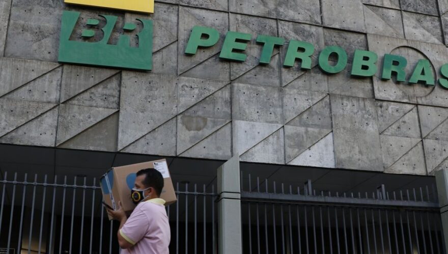 Petrobras reduz preço da gasolina em 4,66% para distribuidoras - Foto: Fernando Frazão/ Agência Brasil