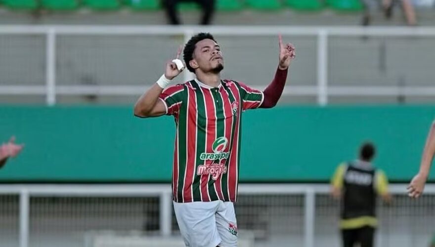GUSTAVO MESMO SUSPENSO VIAJA COM A DELEGAÇÃO PARA BELÉM ( IMAGENS ARQUIVO INDEPENDÊNCIA )