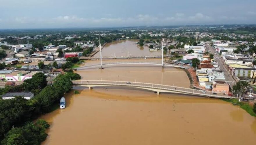 Chapéu
Continua subindo