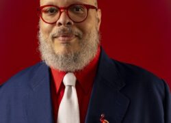Ed Motta vai do electro funk à bossa nova no primeiro álbum em português em 13 anos