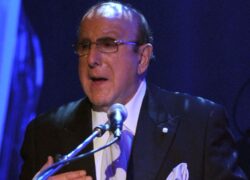 Clive Davis, produtor que lançou Whitney Houston e Bruce Springsteen, morre aos 94 anos