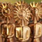 Kikito, troféu do Festival de Gramado, quase entrou em disputa judicial por ser 'parecido demais' com estatueta do Oscar; entenda