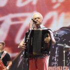 Cantores de forró criticam cachês, postura do público e espaço do sertanejo no São João do Nordeste