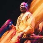 Lazzo Matumbi vive noite de rei ativista ao cantar compositores da Bahia na gravação do primeiro álbum audiovisual