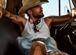 Luan Pereira sexualiza imagem do peão ao misturar country com funk na pegada monotemática do álbum 'Off road'