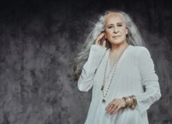 Maria Bethânia entra de vez na era dos festivais