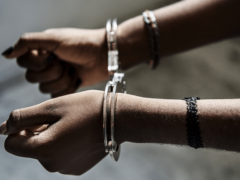 Mulher com condenação superior a cinco anos é presa pela PRF durante abordagem na BR-364