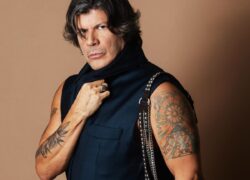 Paulo Ricardo grava show 'Reinventar' na estreia em São Paulo com roteiro parecido com o da turnê anterior 'XL'...