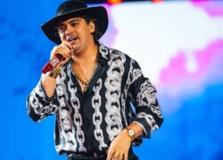 Natanzinho Lima destrói sucesso de Cássia Eller entre as músicas inéditas do álbum ao vivo 'Na liga em Sampa'