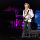 Rod Stewart passa por cirurgia para implante no coração e cancela resto de turnê: 'Já me sinto melhor'