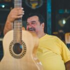 Compositor Tarcísio Sardinha, falecido em 2022, é revivido no álbum 'A cor do teu olhar' por Renato Braz e Zé Renato