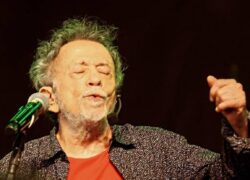 Tom Zé faz 90 anos em outubro e lança álbum ao vivo com gravação inédita de show feito em 1996, há três décadas
