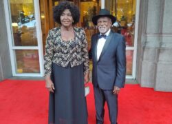 Artistas chegam para homenagens do Globo de Ouro a brasileiros no Copacabana Palace