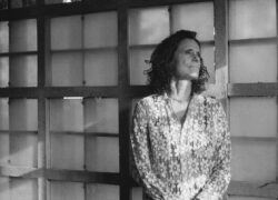 Zélia Duncan alinha parcerias com Ná Ozzetti, Alberto Continentino, Lenine e  Pedro Luís no álbum 'Agudo grave'